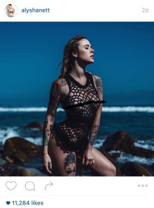 instagram, tattooed woman, alysha nett, woman posing on beach