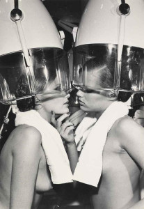 winnie hollman, women kissing with hairdryers