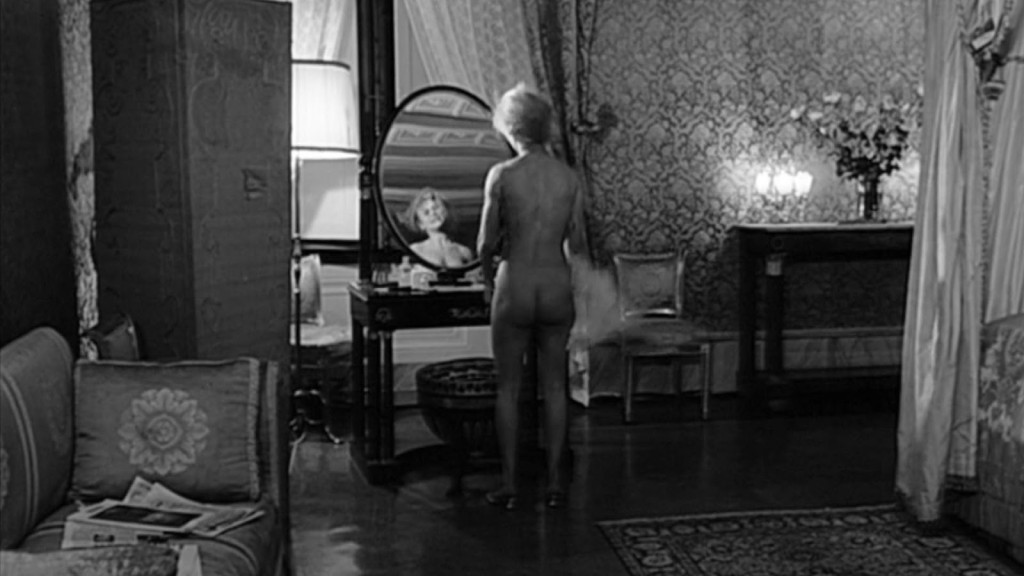 darling, julie christie naked scene