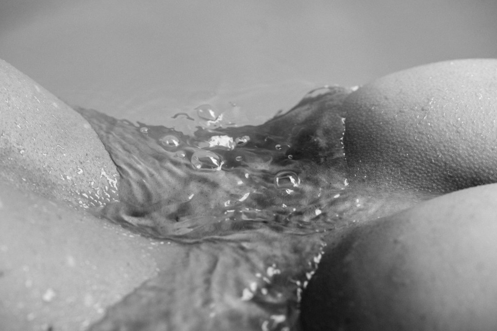 TATE TULLIER photography, tub time, naked woman in tub, submersion 