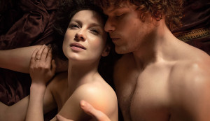 sam heughan, outlander, couple laying in bed