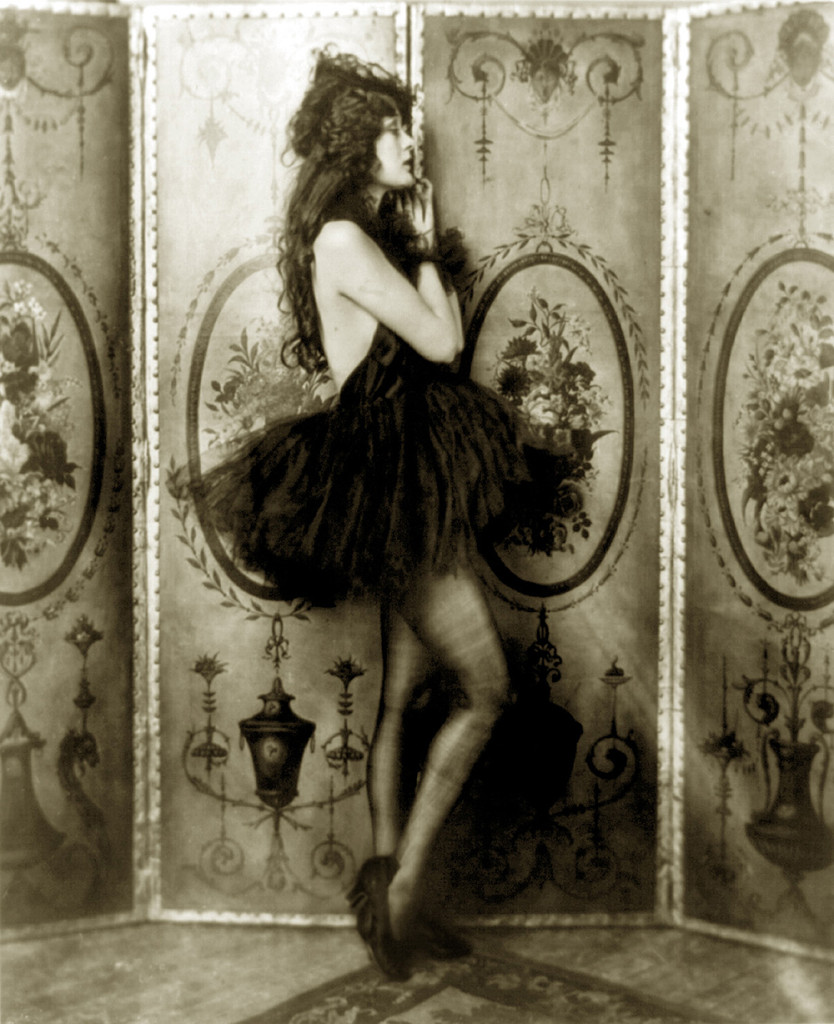 Alfred Cheney Johnston photography, ziegfeld girl posing with dress