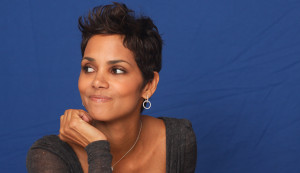 WEST HOLLYWOOD, CA - NOVEMBER 30: Halle Berry poses for a photo during a portrait session in West Hollywood, California on November 30, 2010. (Photo by Munawar Hosain/Fotos International/Getty Images) Reproduction by American tabloids is absolutely forbidden.