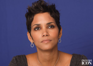 WEST HOLLYWOOD, CA - NOVEMBER 30: Halle Berry poses for a photo during a portrait session in West Hollywood, California on November 30, 2010. (Photo by Munawar Hosain/Fotos International/Getty Images) Reproduction by American tabloids is absolutely forbidden.