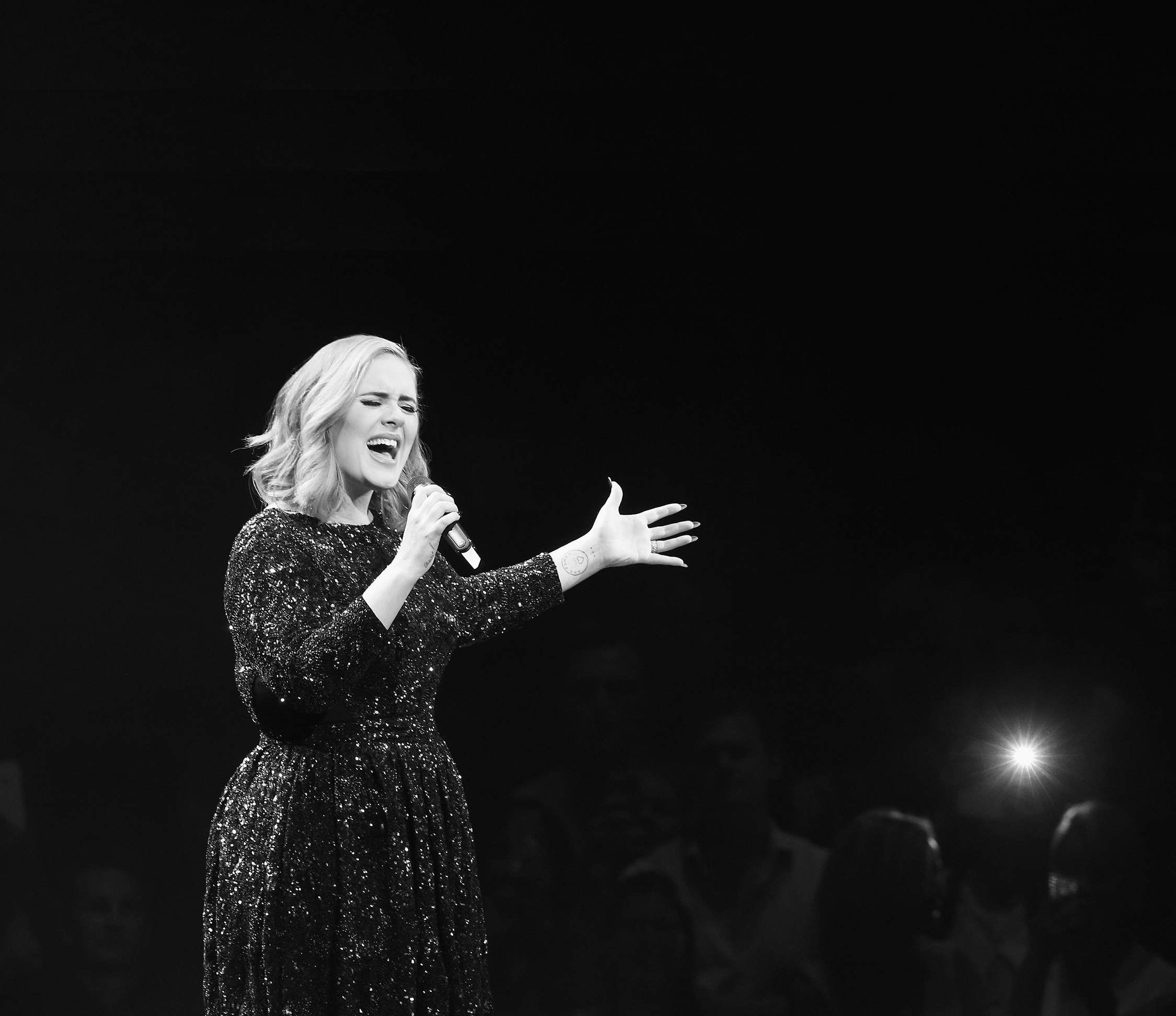 adele singing live for 25 world tour