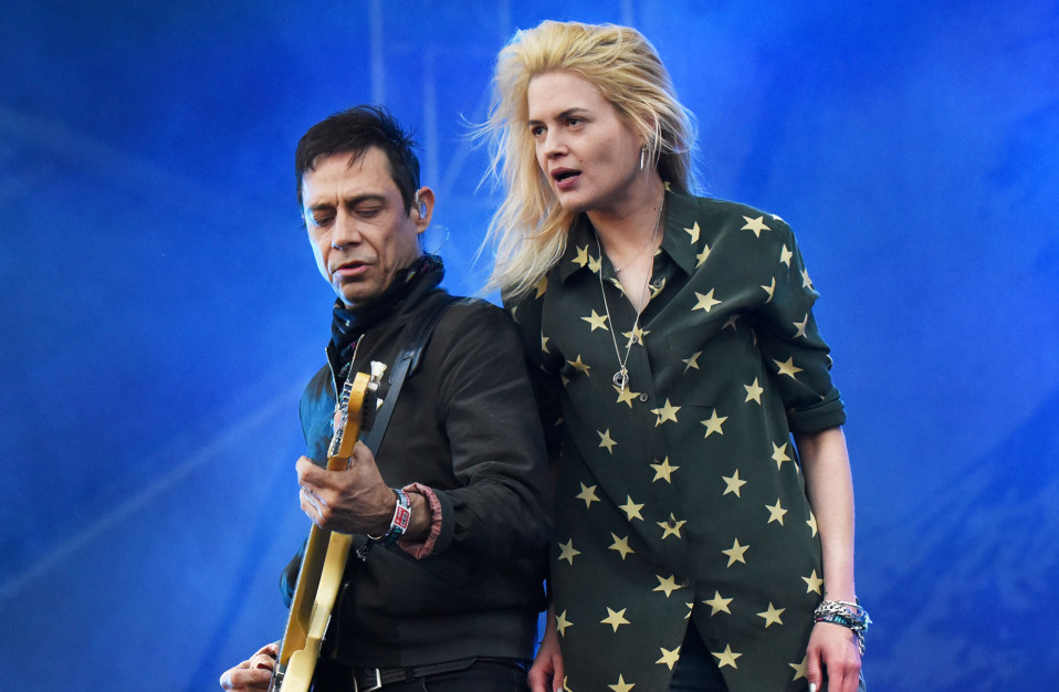 the kills, Alison Mosshart and guitarist Jamie Hince performing on stage
