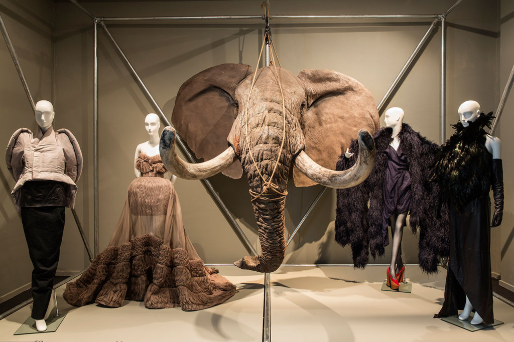 11_f12_haute_a_porter_filep_motwary_modemuseum_hasselt_photo_kristof_vrancken_yatzer