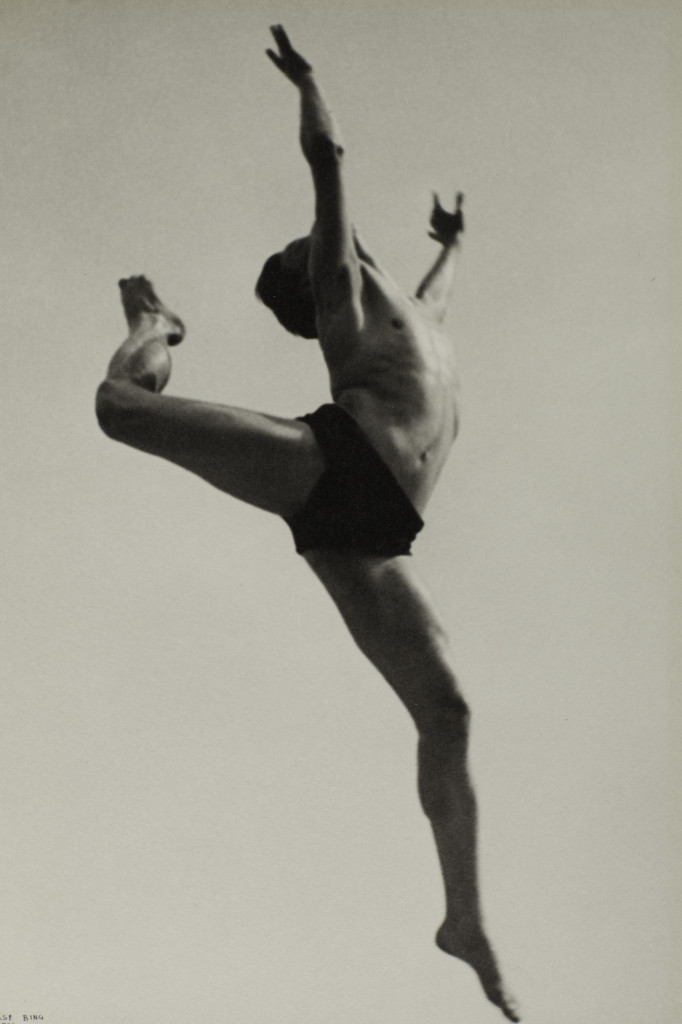 Dancer, Willem van Loon, Paris, by Ilise Bing (1932). Photograph, gelatin silver print on paper. 276 x 184 mm. © The Estate of Ilse Bing. 