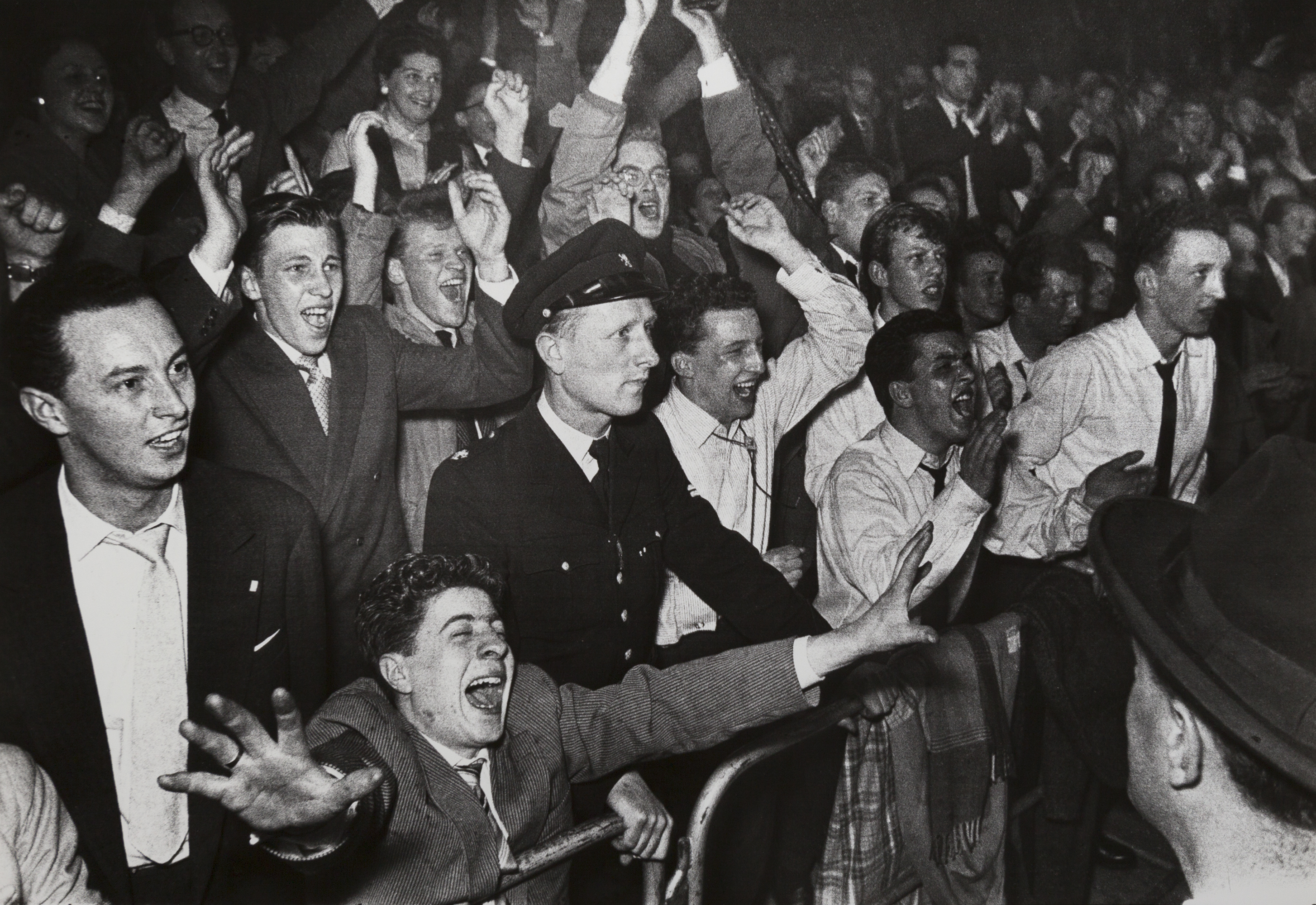 Audience during a concert of the Lionel Hampton Big Band, Concertgebouw Amsterdam (1956) by Ed van der Elsken. Nederlands Fotomuseum / © Ed van der Elsken / Collection Ed van der Elsken estate.