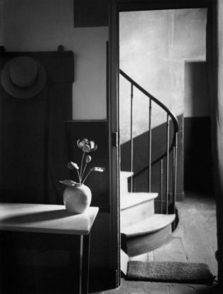 André Kertész - Mondrian’s studio, Paris, 1926 LANDING