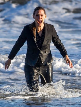 Jennifer Garner in The Tribes of Palos Verdes