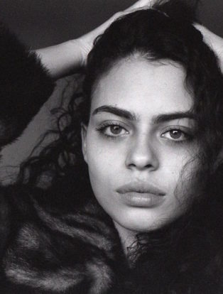 PRETTY DARK HAIRED GIRL