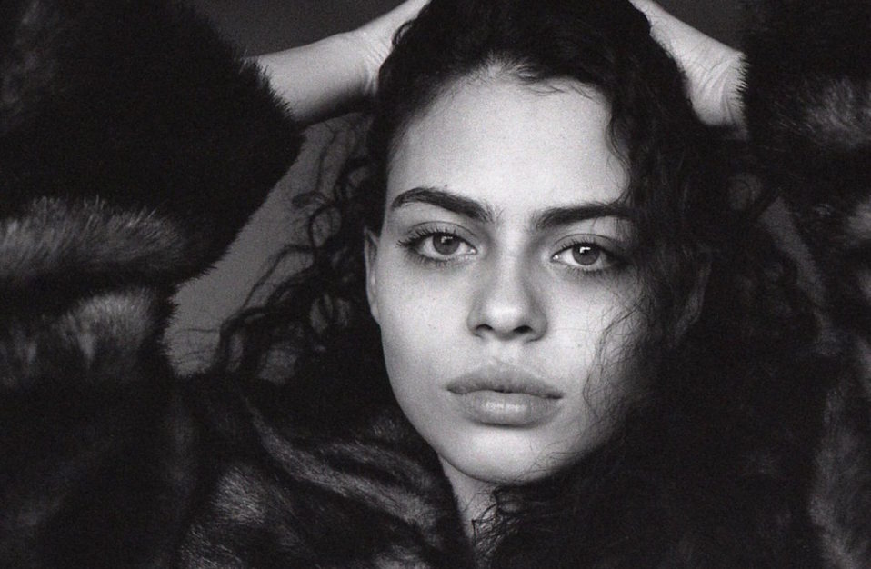 PRETTY DARK HAIRED GIRL