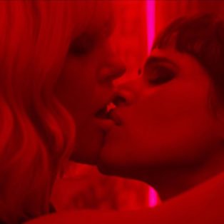 charlize-atomic-blonde-sexy