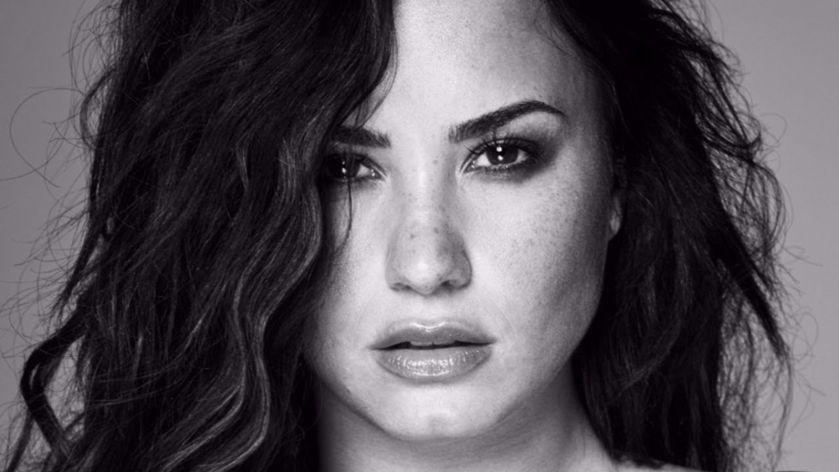 demi-lovato-tell-me-you-love-me-2017