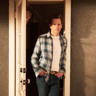Photograph of Kevin Bacon as the character Dick in I Love Dick TV Series