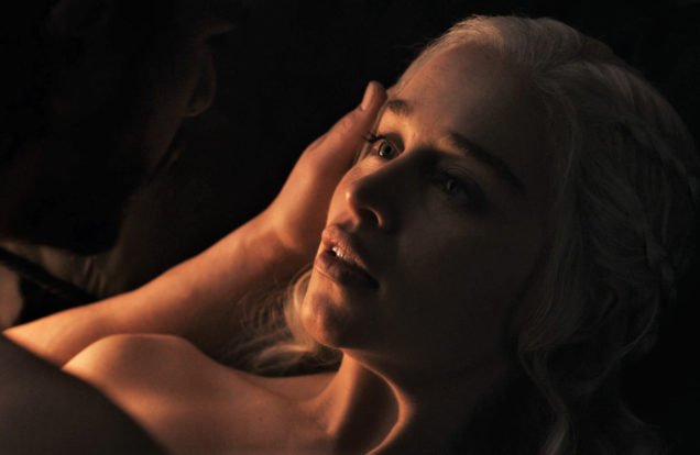 PHOTOGRAPH OF JOHN SNOW & DANENERYS OF GAME OF THRONES HAVING SEX