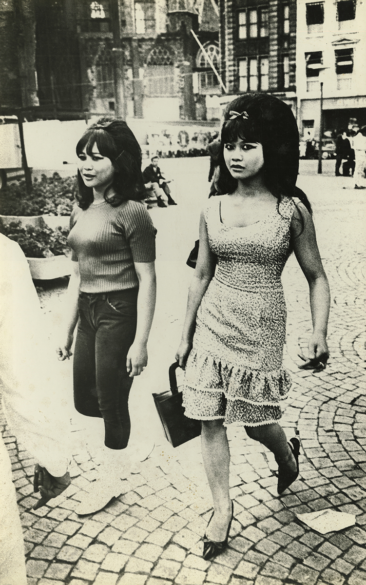Damplatz Amsterdam 1966. Ed van der Elsken