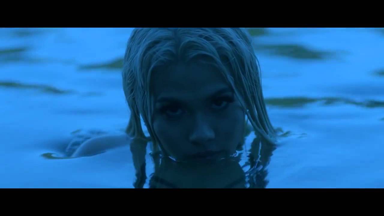 Hayley kiyoko blue water