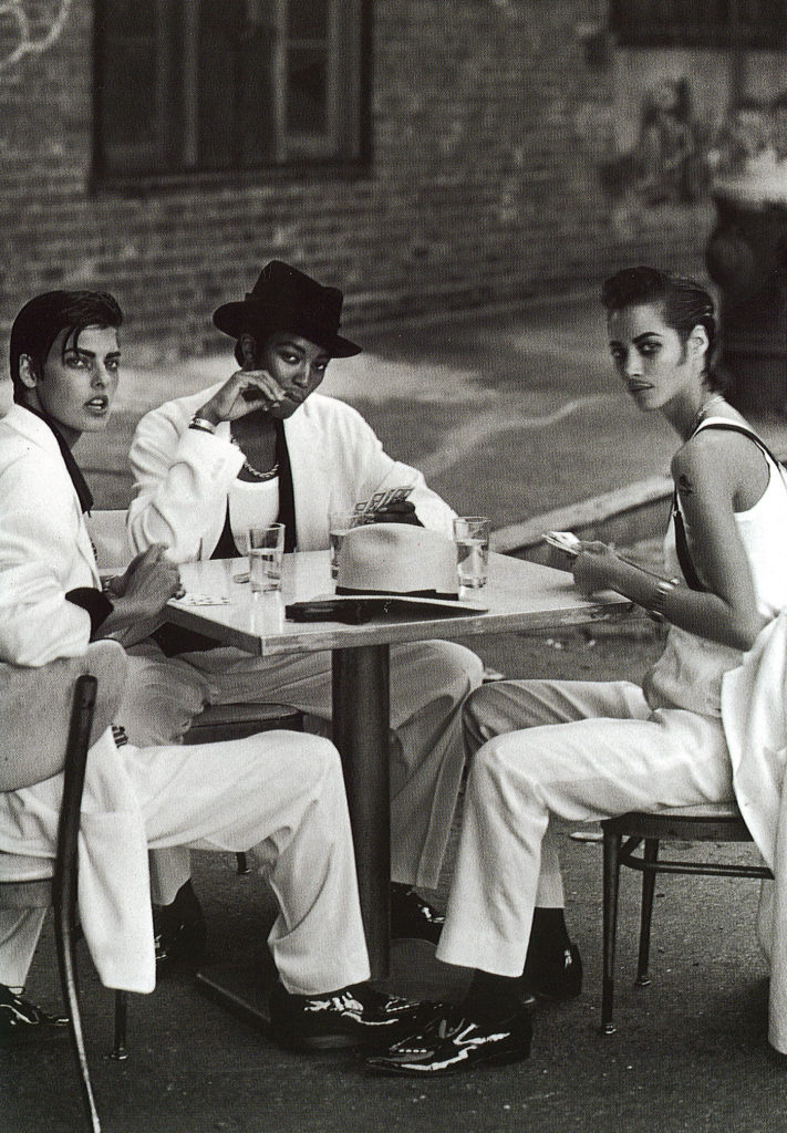 Linda Evangelista, Christy Turlington, Naomi-Campbell white suits playing cards