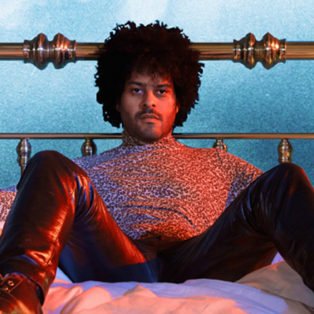 twin_shadow_saturdays