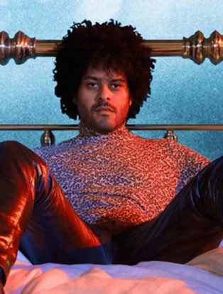 twin_shadow_saturdays