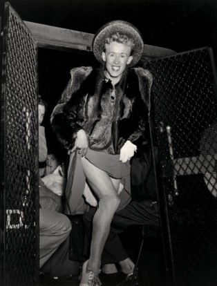 weegee-arthur-fellig-gay-deceiver-c-1939-web