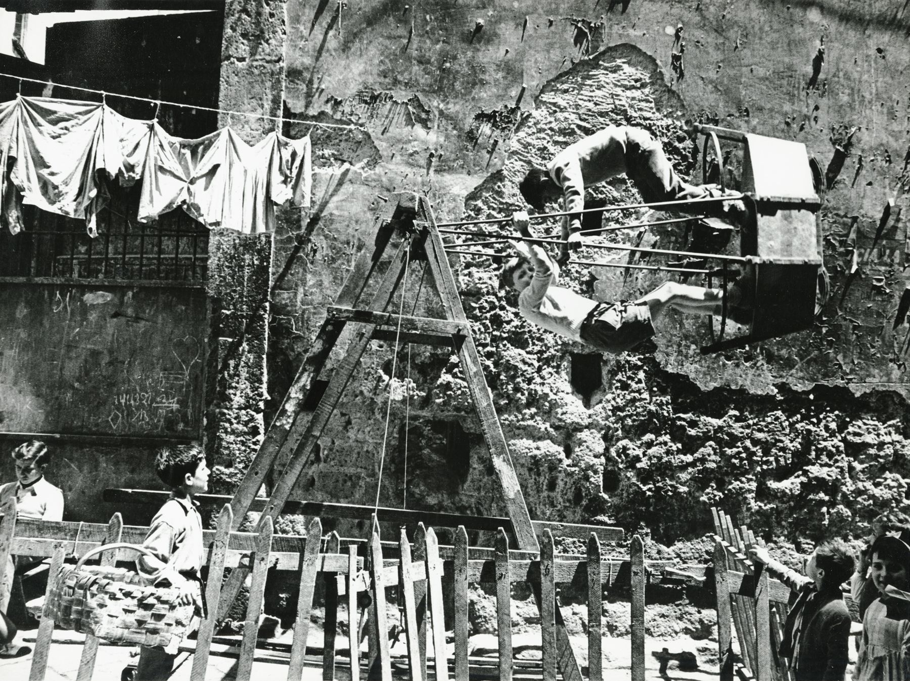 Mario di Biasi. "Napoli." 1950s.