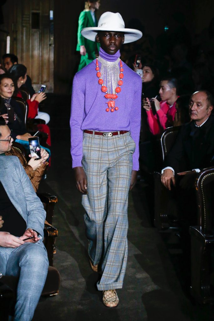 Gucci fashion purple top red necklace plaid pants white hat