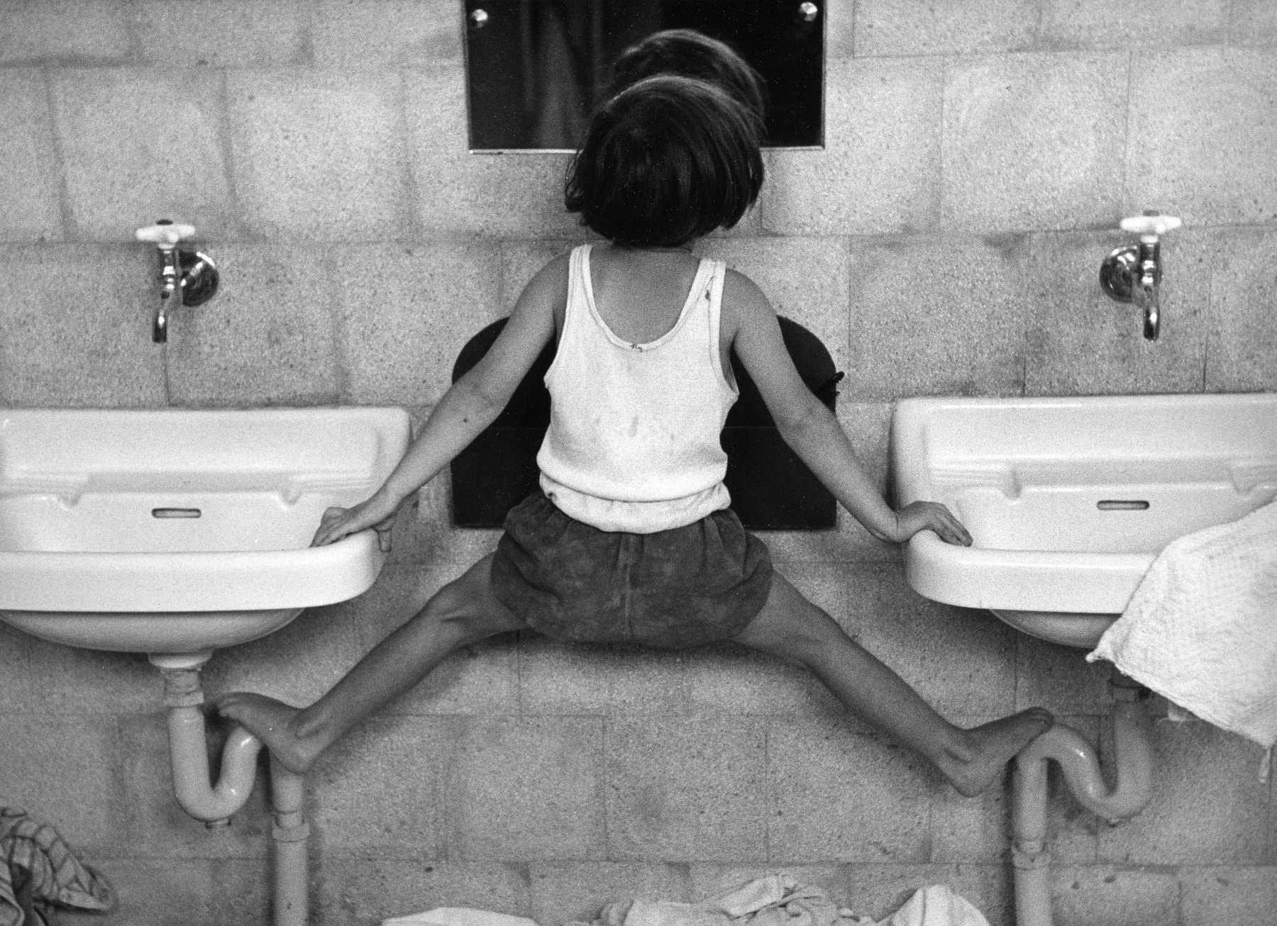 Ruth Orkin photograph Israel
