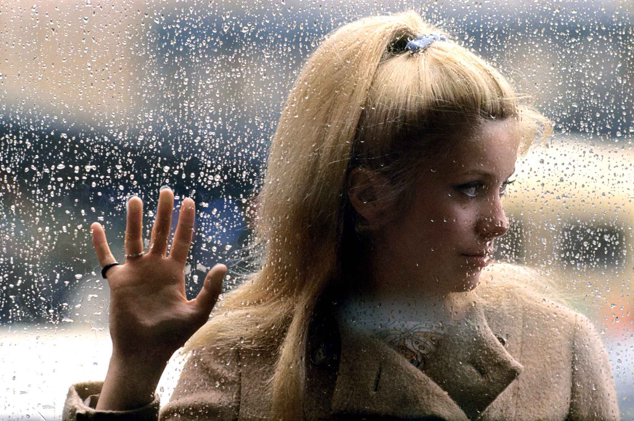 umbrellas-catherine-deneuve