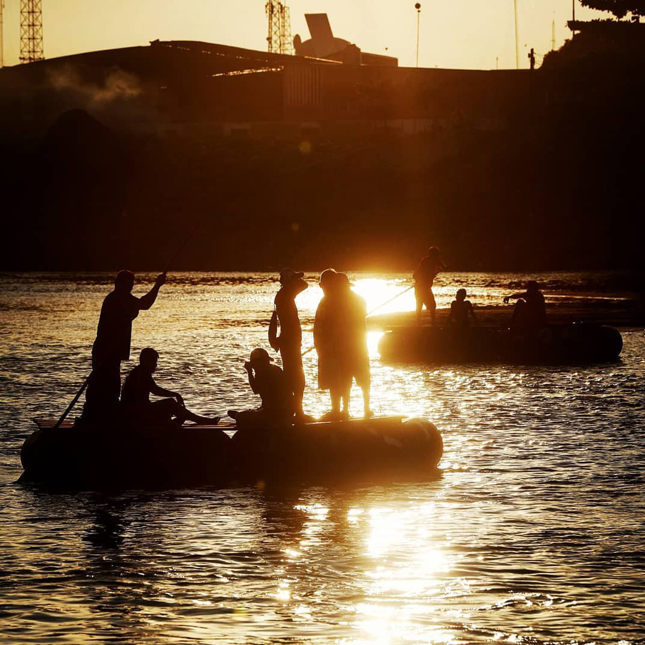 Image of the immigrant caravan from Mexico and Honduras