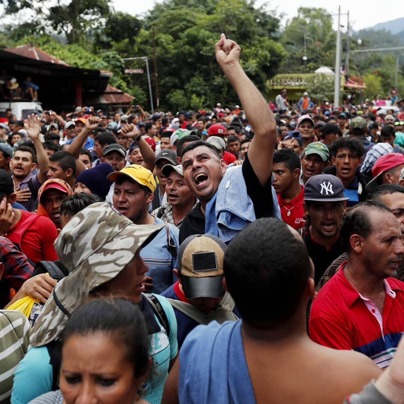 Image of the immigrant caravan from Mexico and Honduras