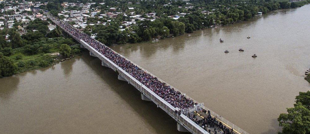 Image of the immigrant caravan from Mexico and Honduras