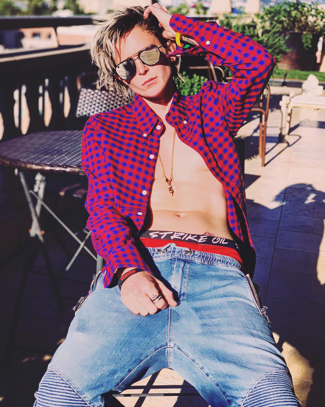 Nats-Getty-Wearing Open Blue & Red Check Shirt Revealing Her Stomach and Strike Oil Boxer Shorts