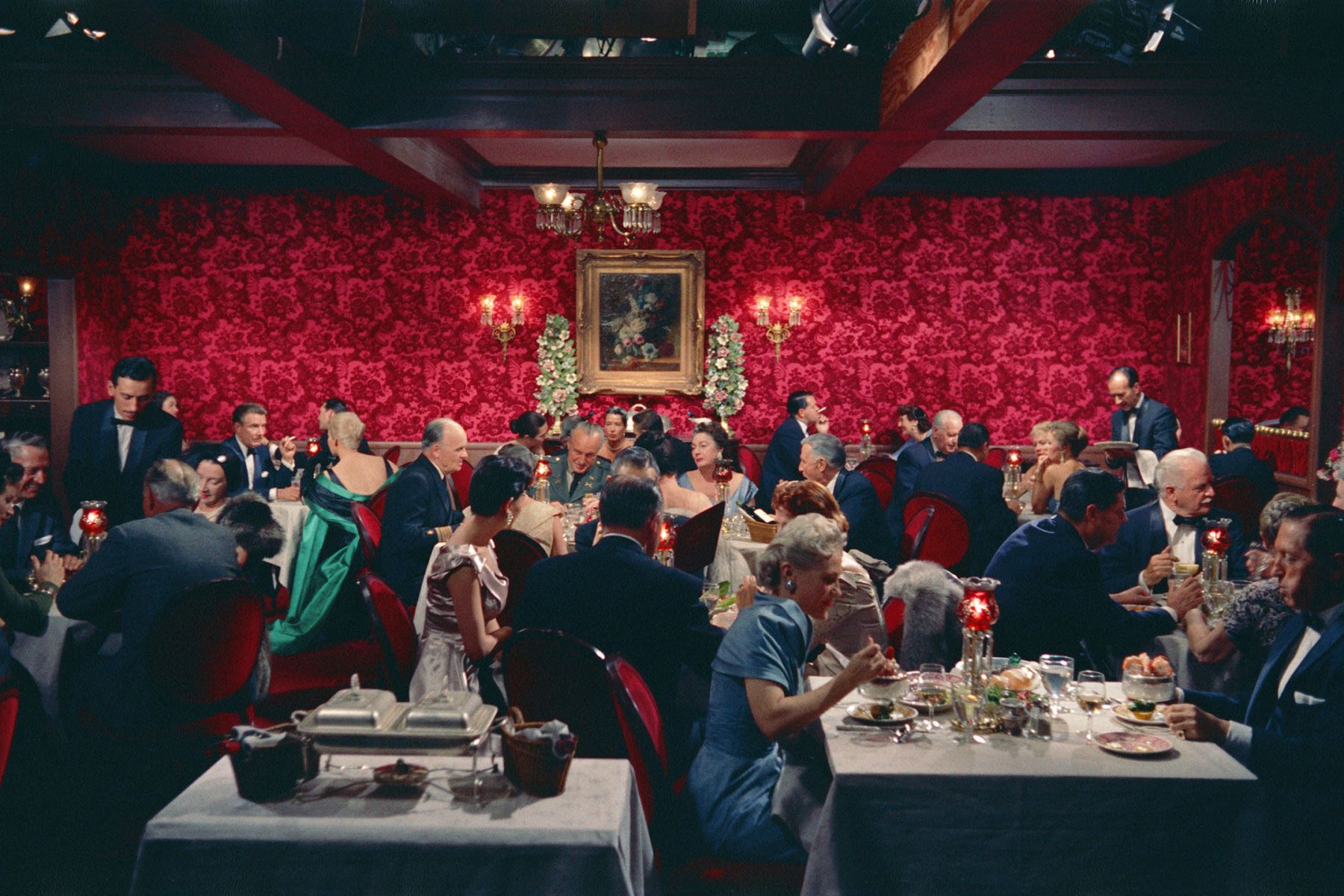 Dinner party scene in Vertigo 1958