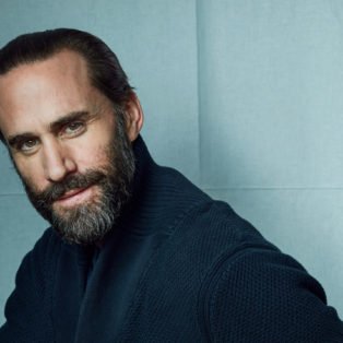 Best Supporting Actor Joseph Fiennes