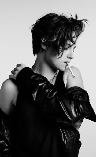 Kristen Stewart cigarette