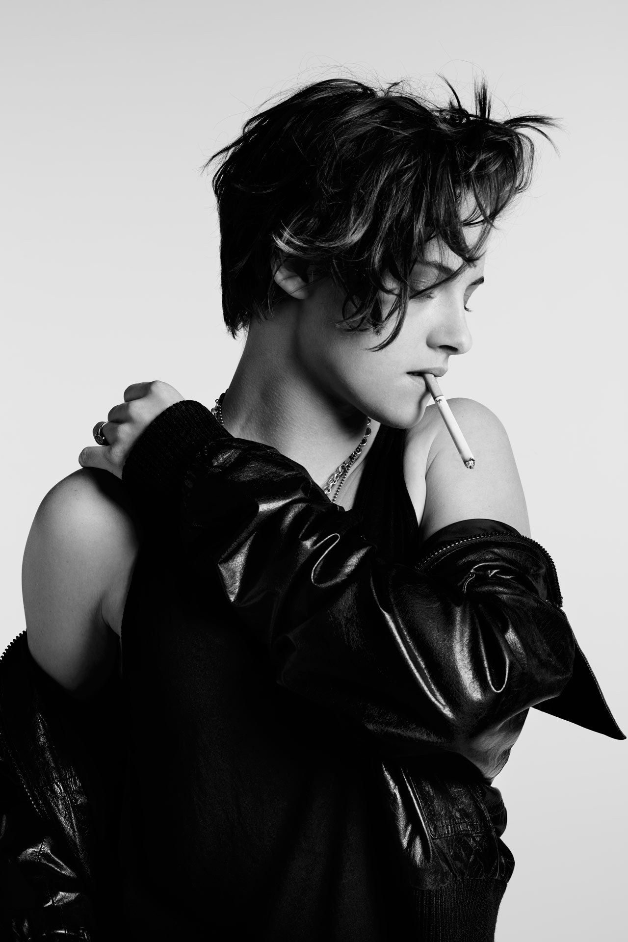 Kristen Stewart cigarette