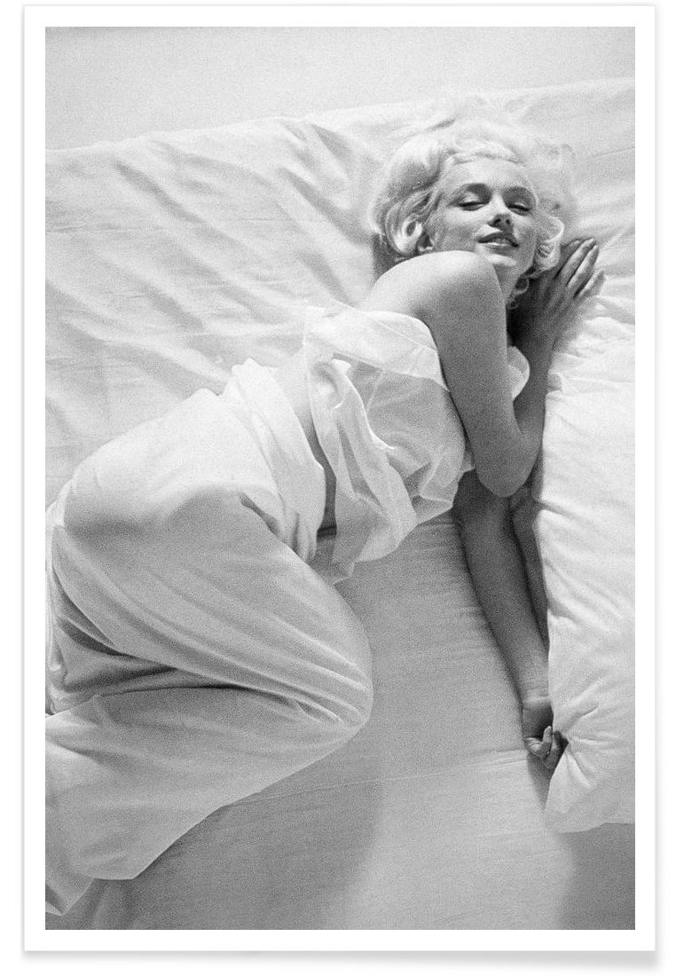 Marilyn Monroe in bed