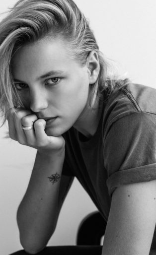 androgynous model erika_linder