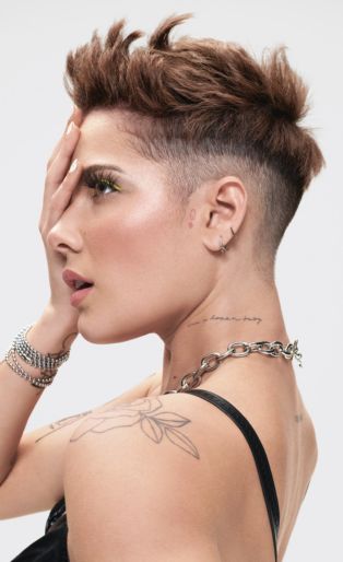 Halsey profile hand on face