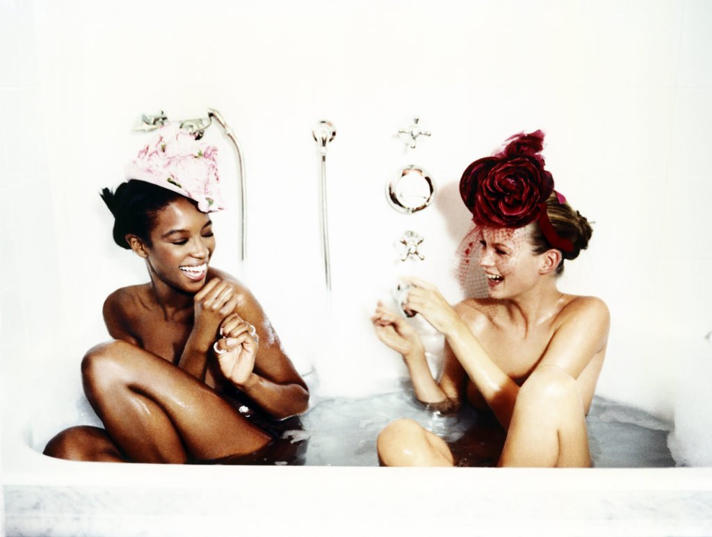 Bathtub, Naomi Campbell and Kate Moss (for Vogue US) by Ellen von Unwerth