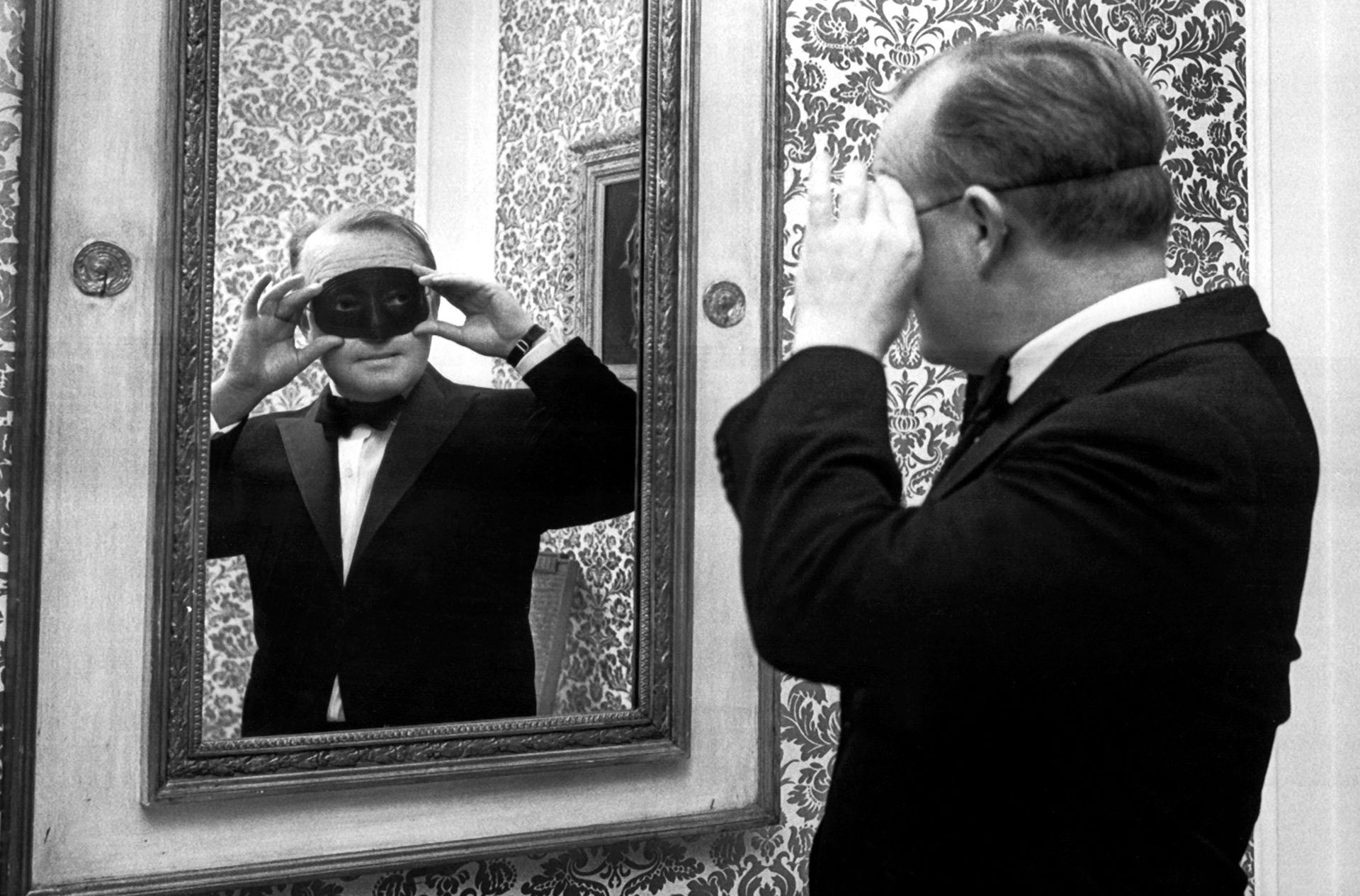 The Capote Tapes - Truman at his Black and White Ball