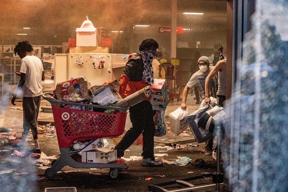 Looting Target