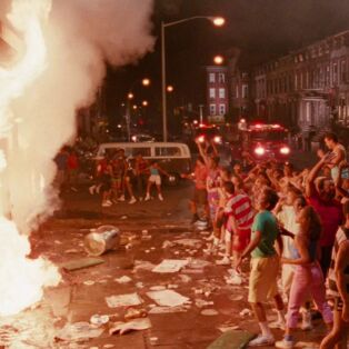 do the right ting burning of sal's