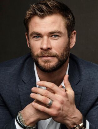 chris hemsworth portrait