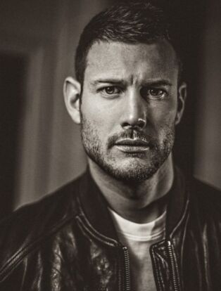 tom hopper portrait