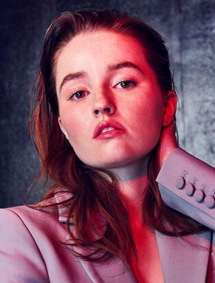 kaitlyn dever
