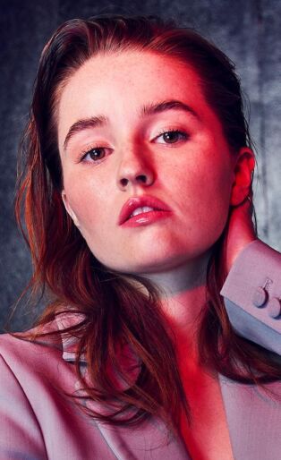 kaitlyn dever
